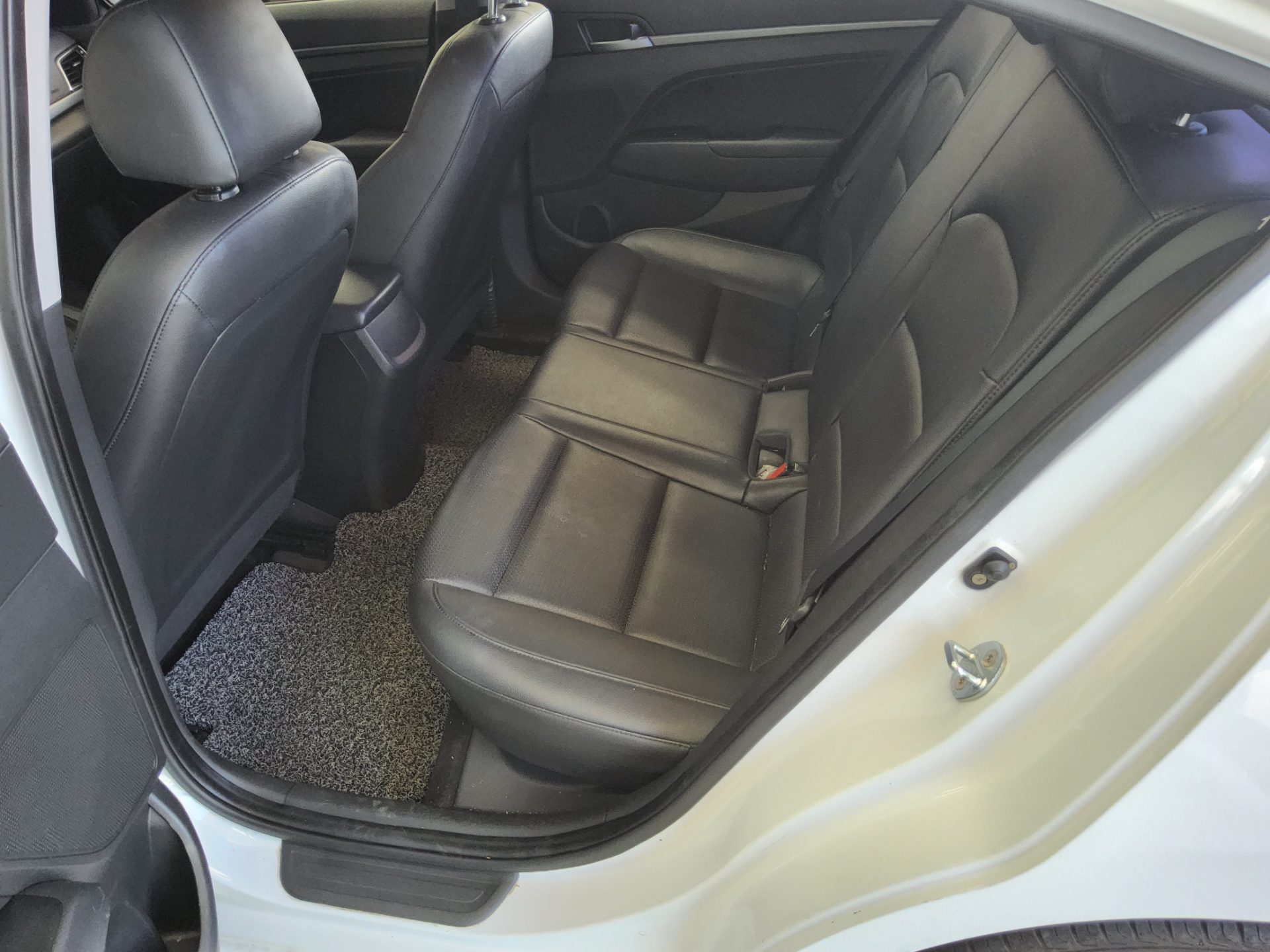 2017 - hyundai avante