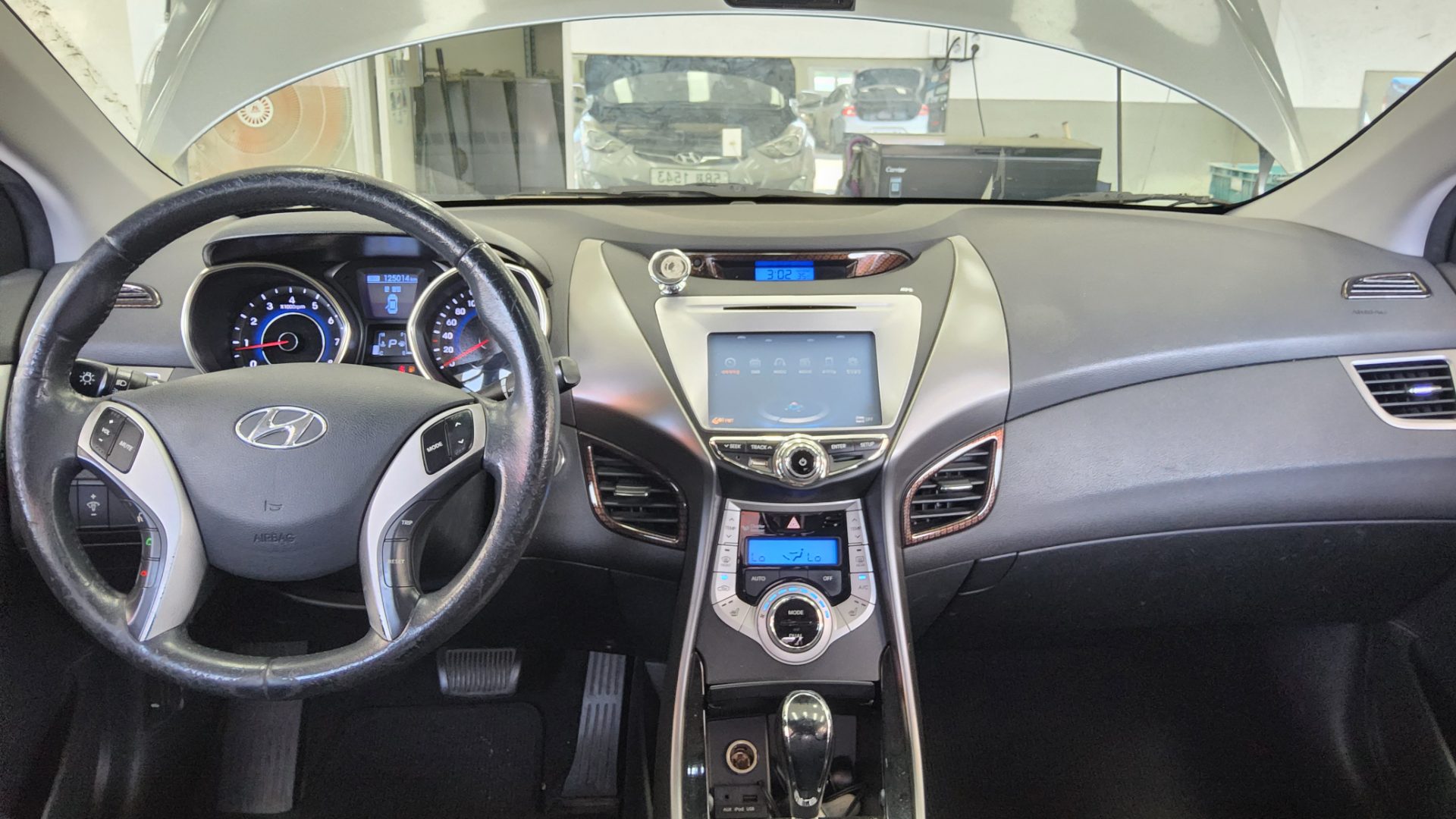2011 - hyundai avante