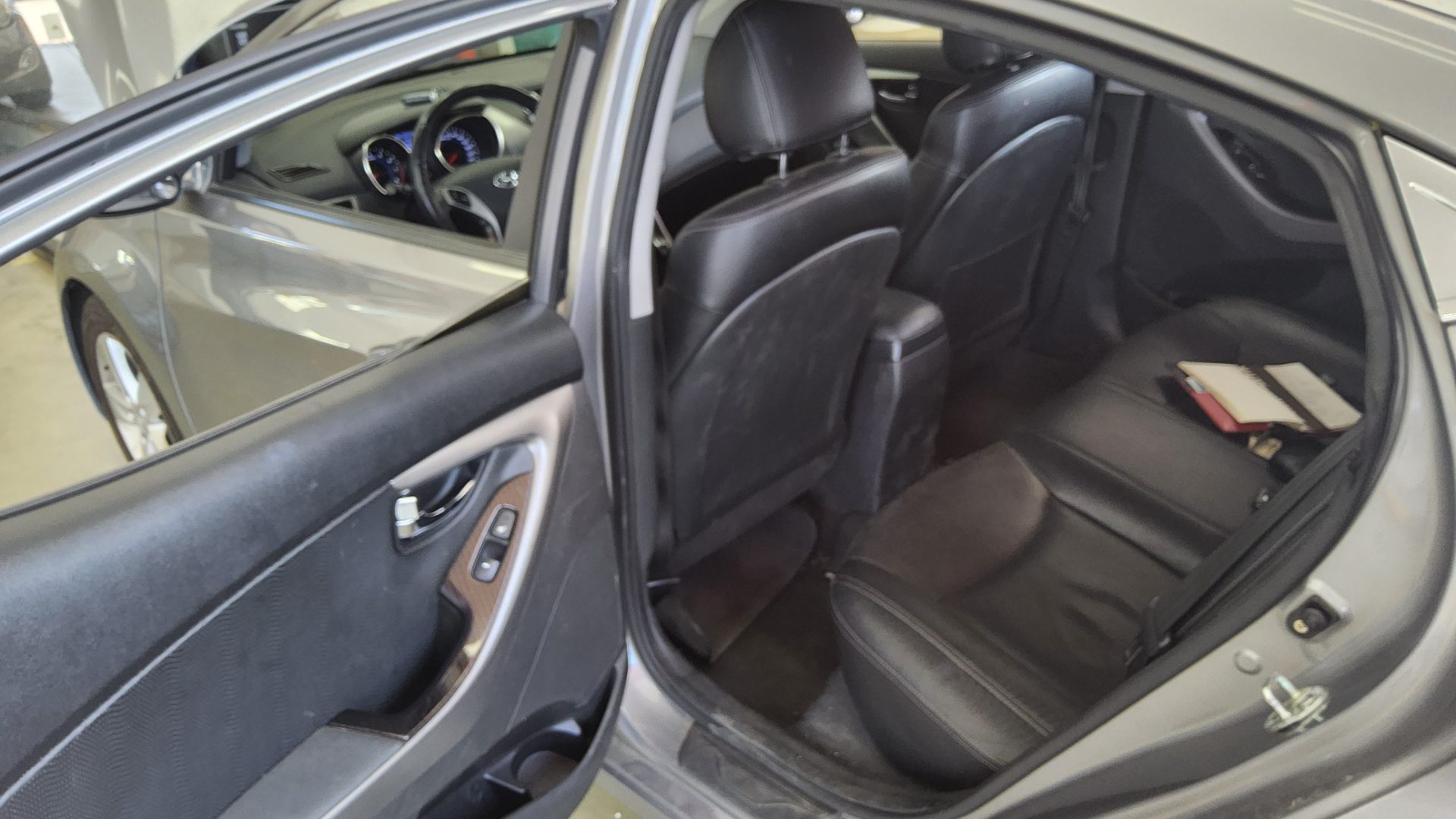 2011 - hyundai avante