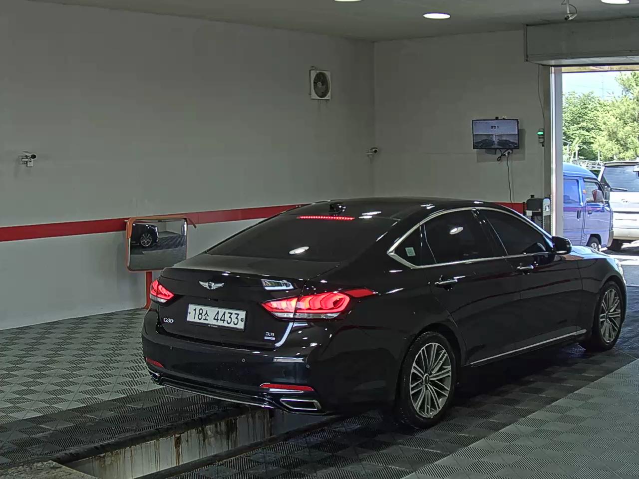 2017 - genesis g80