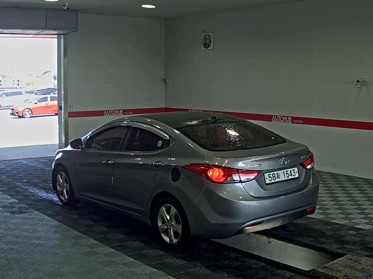 2011 - hyundai avante