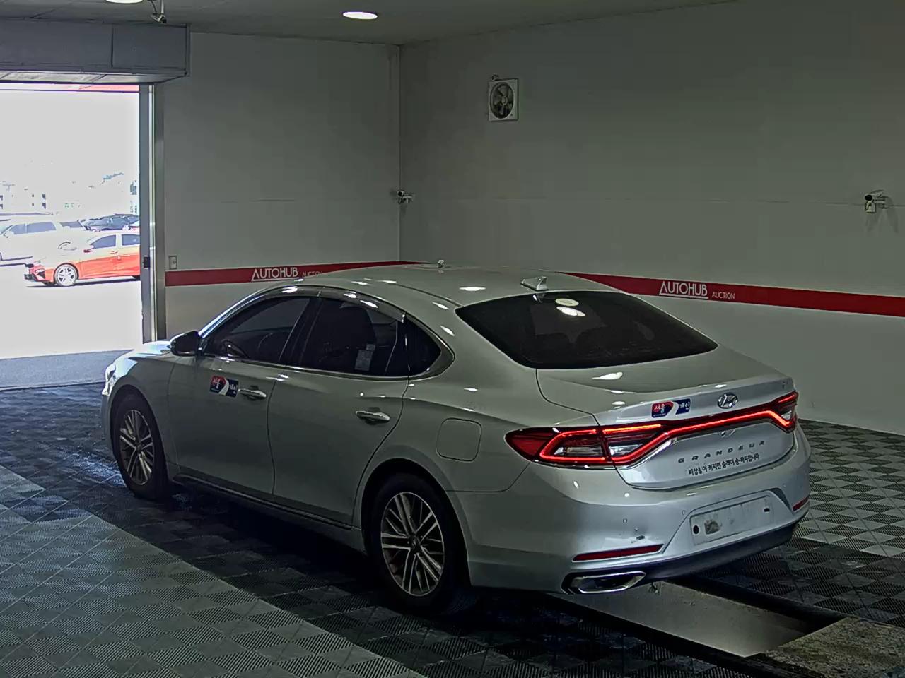 2018 - hyundai grandeur