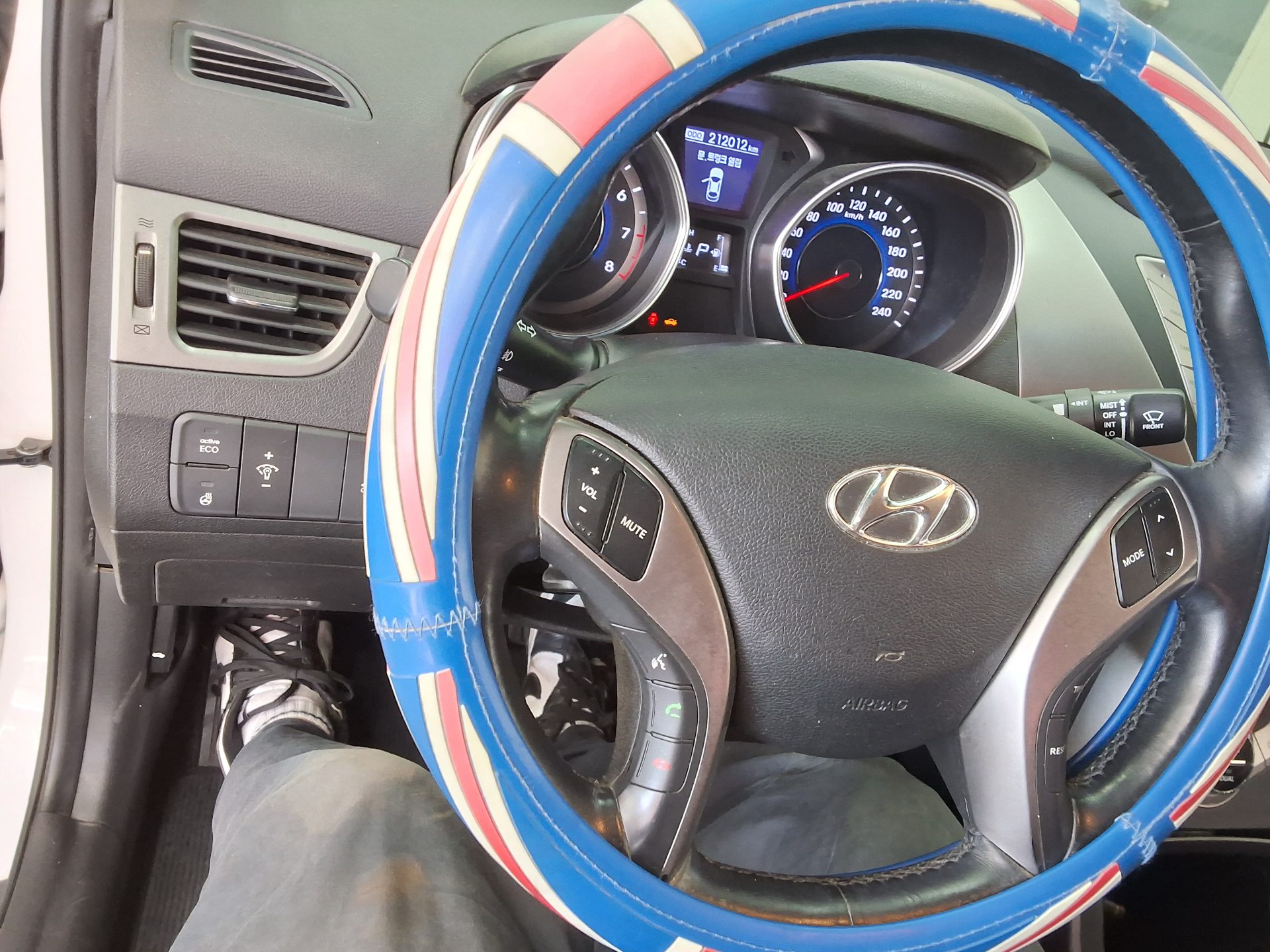 2014 - hyundai avante