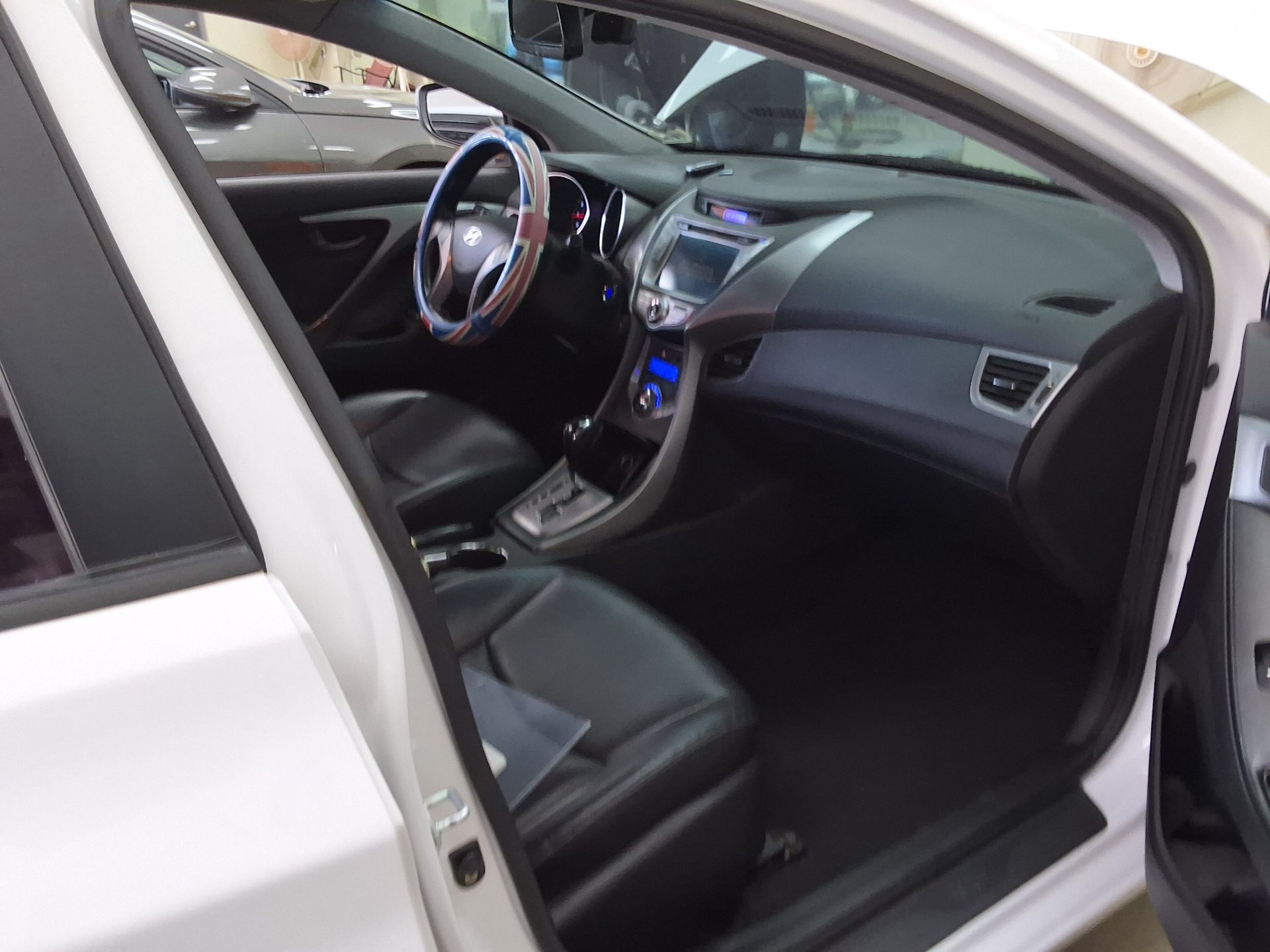 2014 - hyundai avante