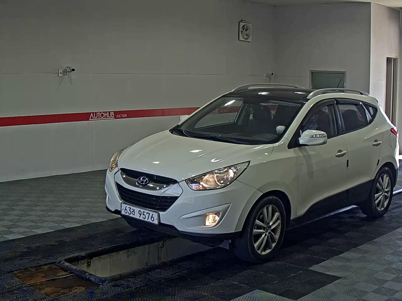 2011 - hyundai tucson