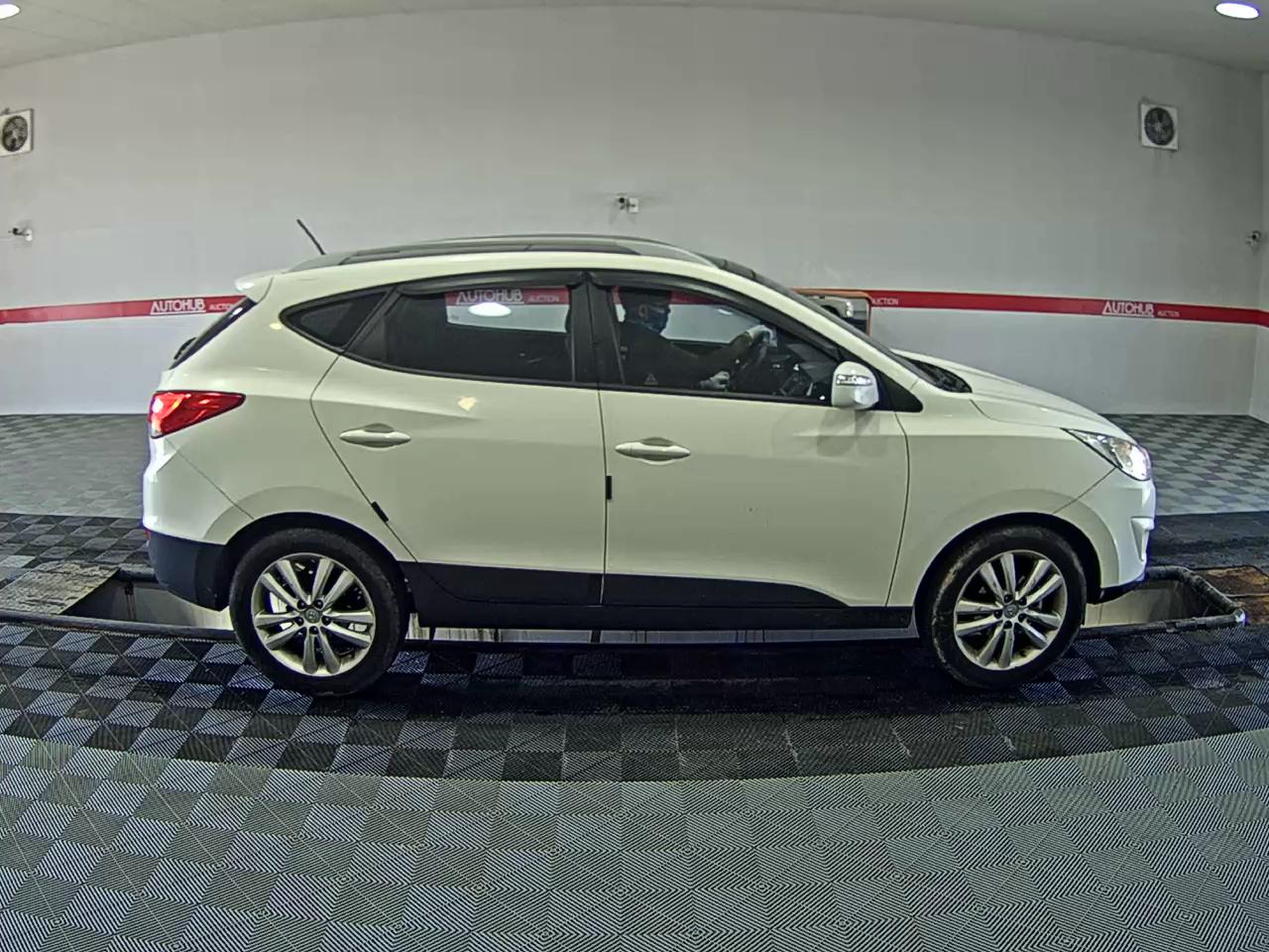 2011 - hyundai tucson
