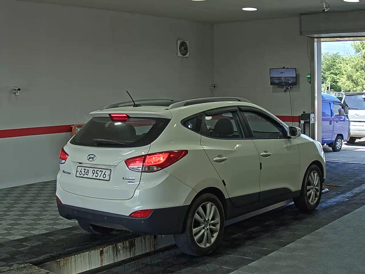 2011 - hyundai tucson