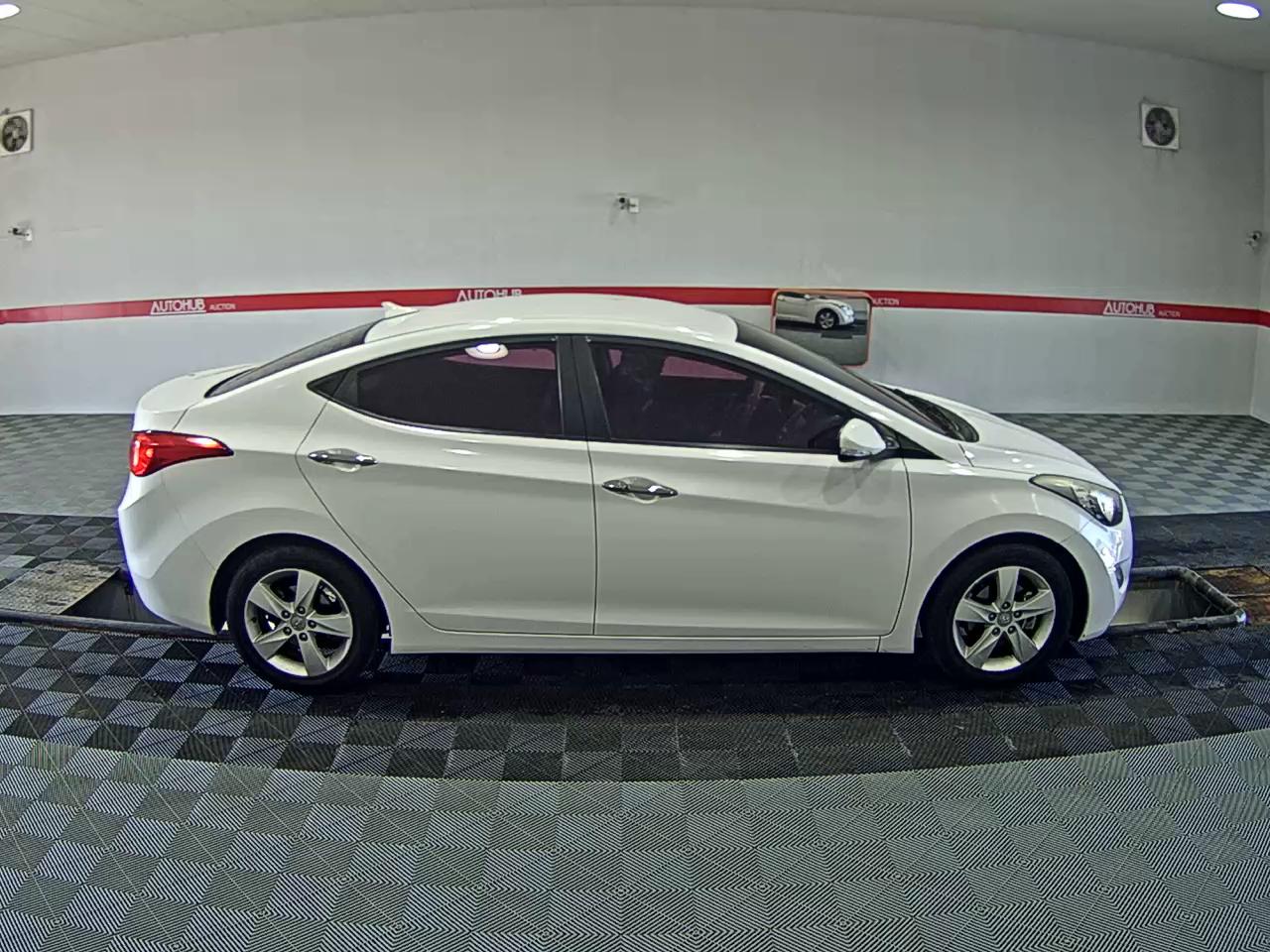 2014 - hyundai avante