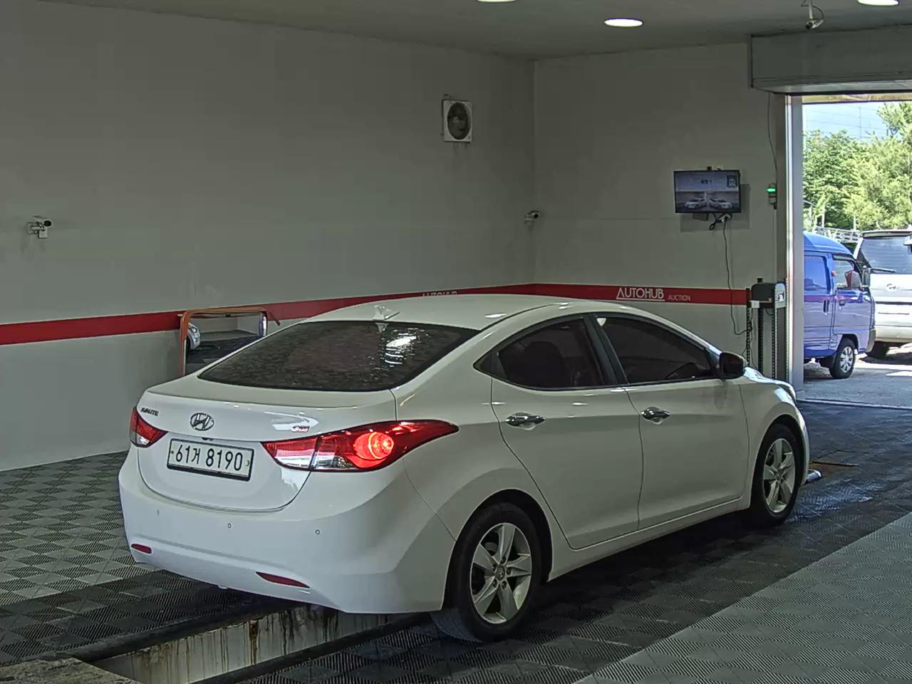 2014 - hyundai avante