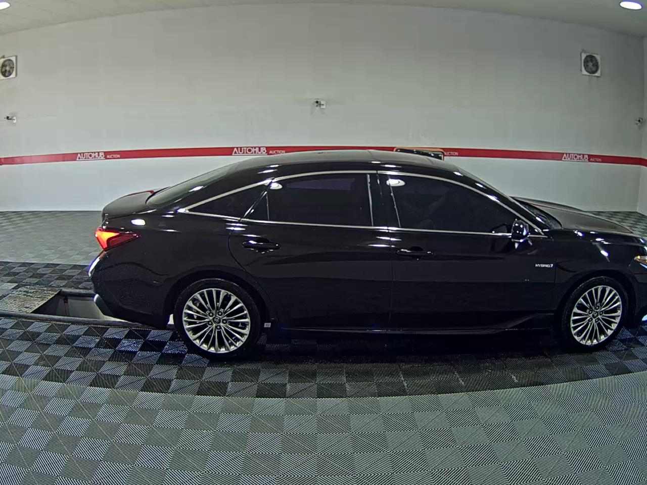 2019 - toyota avalon