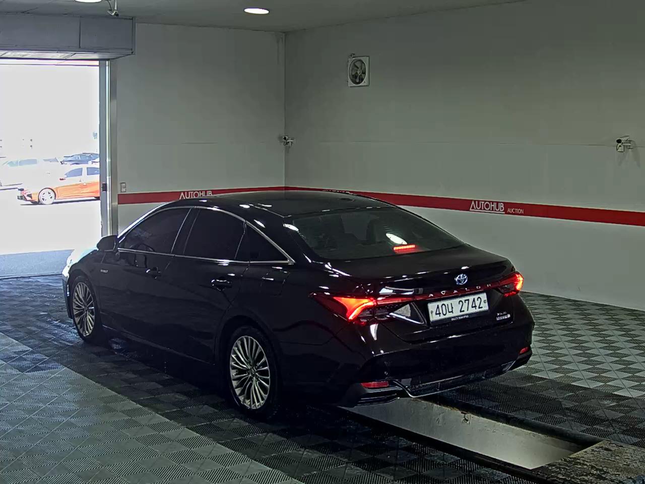 2019 - toyota avalon