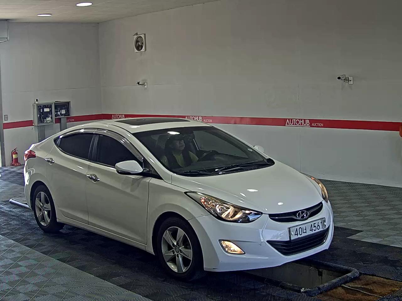 2013 - hyundai avante