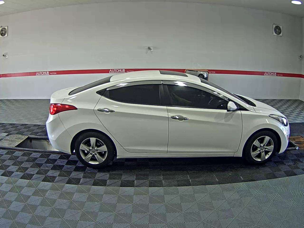 2013 - hyundai avante