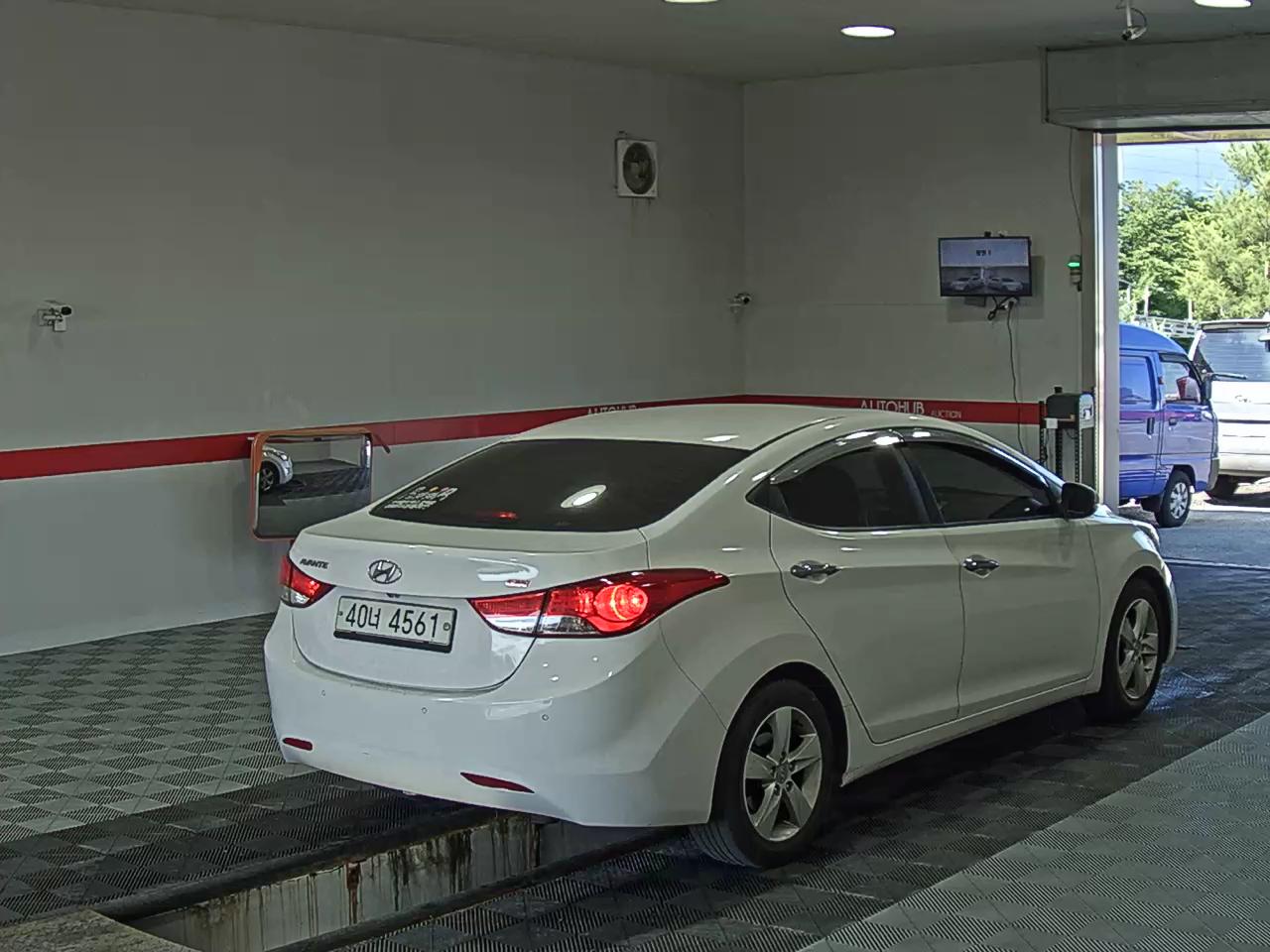 2013 - hyundai avante