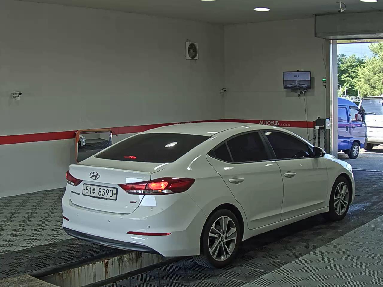 2017 - hyundai avante