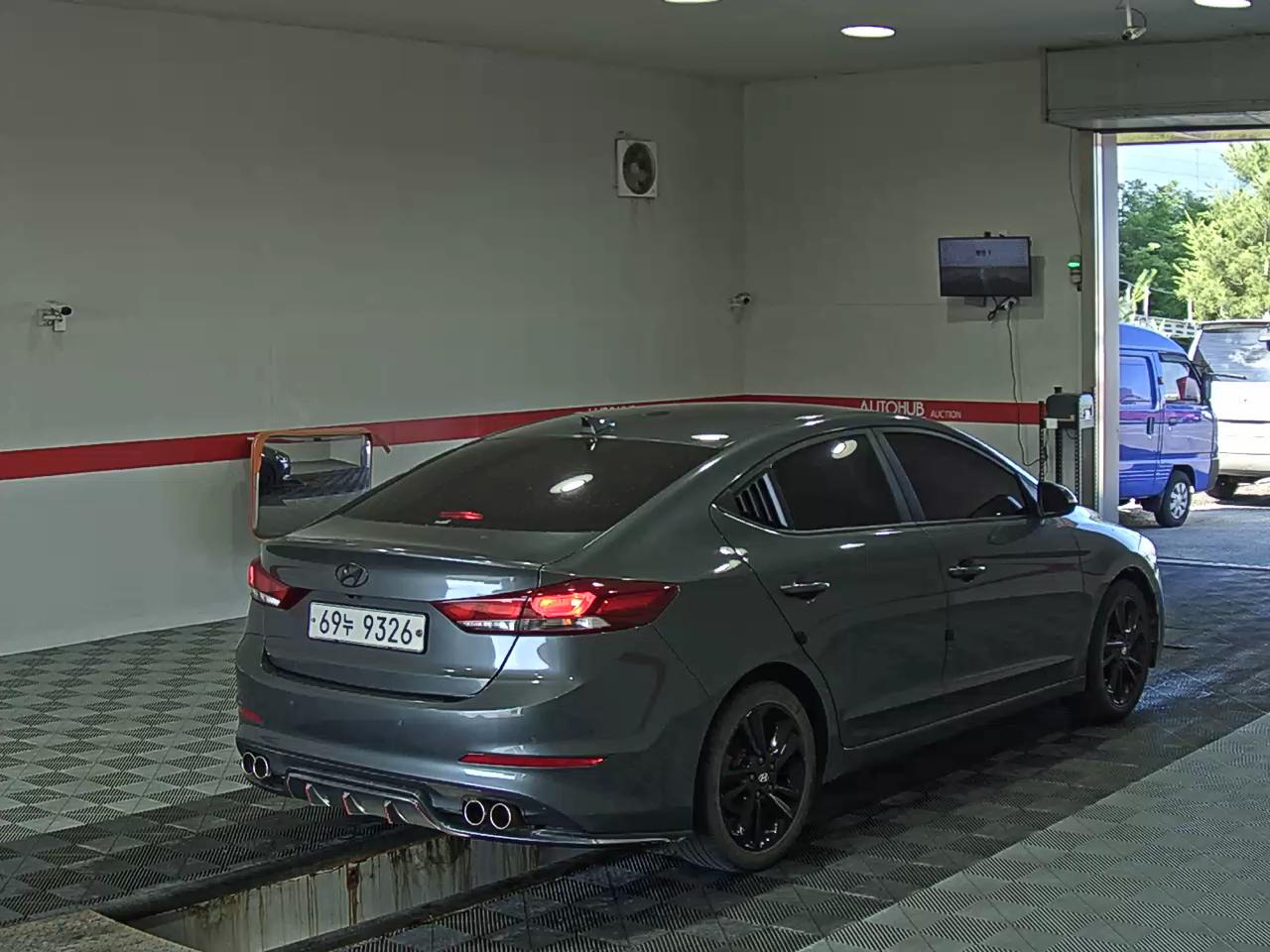 2018 - hyundai avante