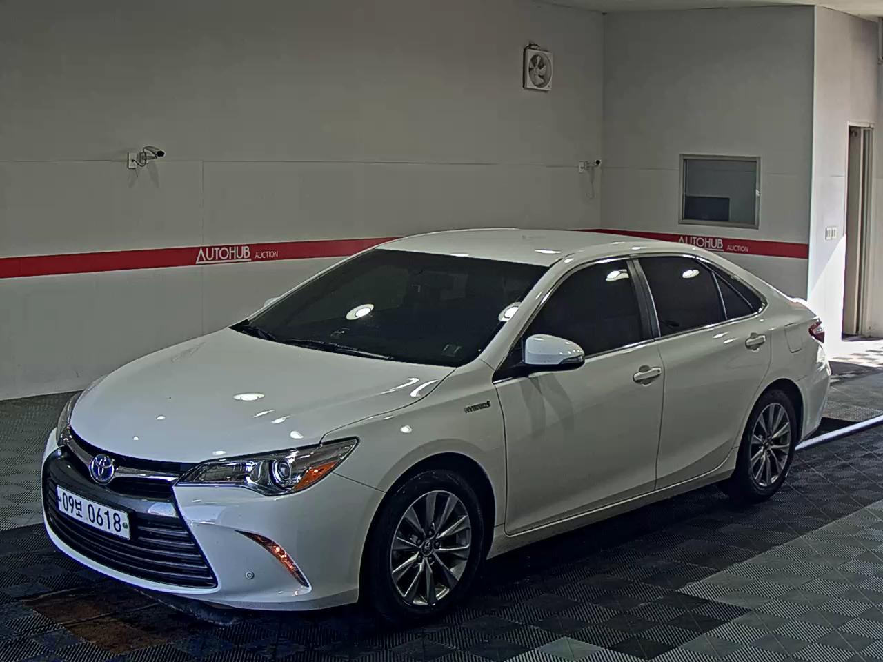 TOYOTA CAMRY (9TH GEN)