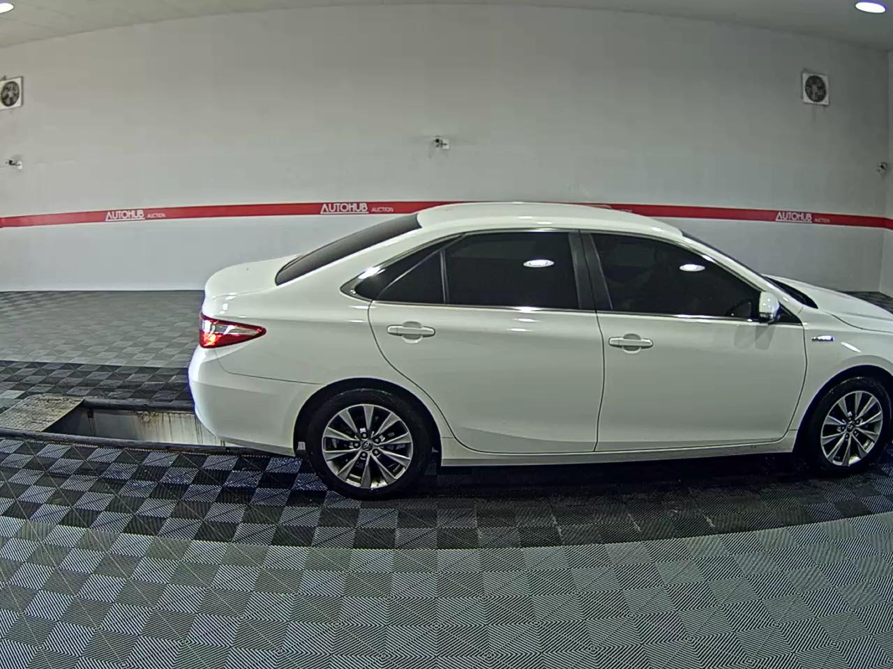 2016 - toyota camry