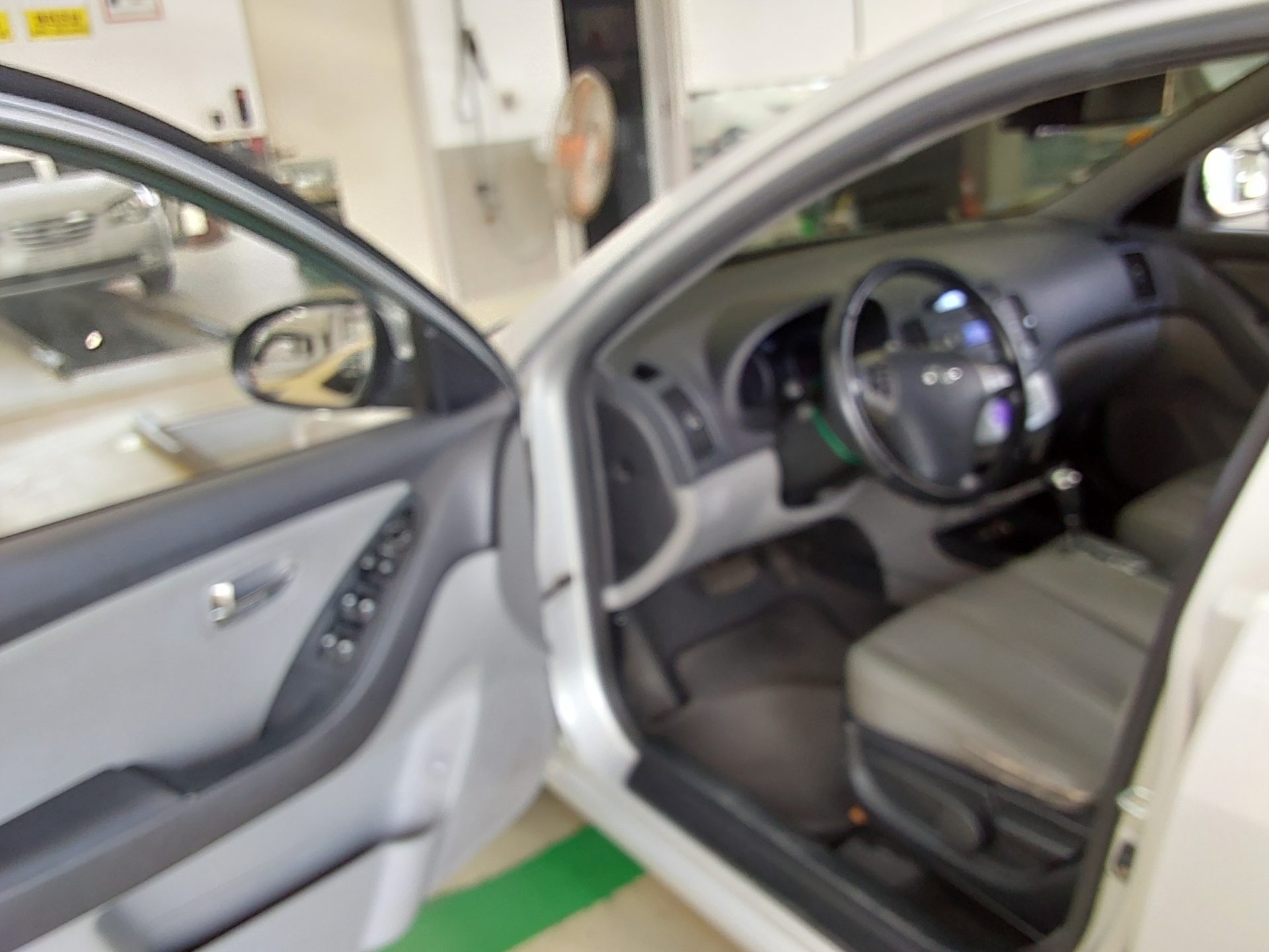 2010 - hyundai avante