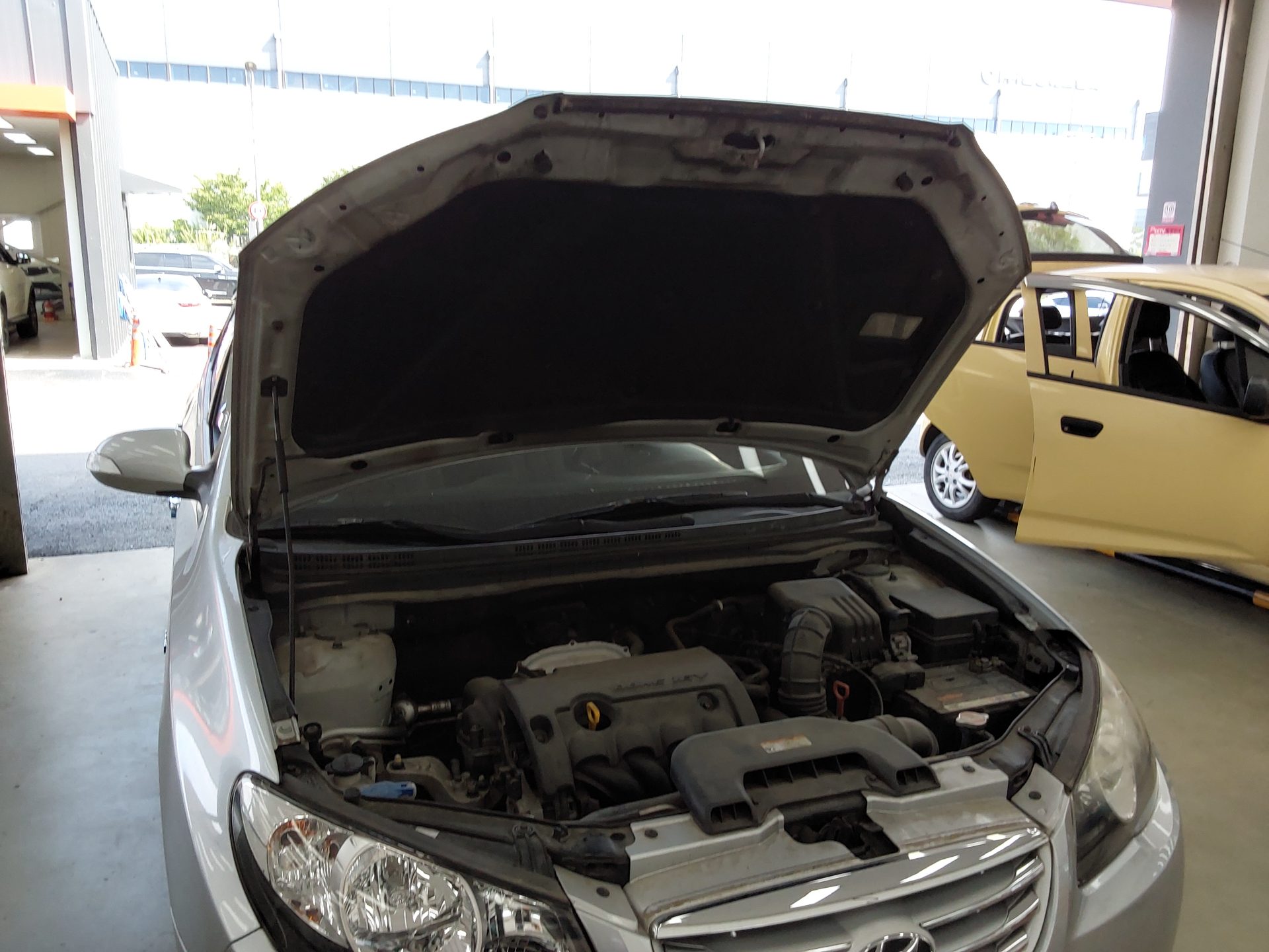 2010 - hyundai avante