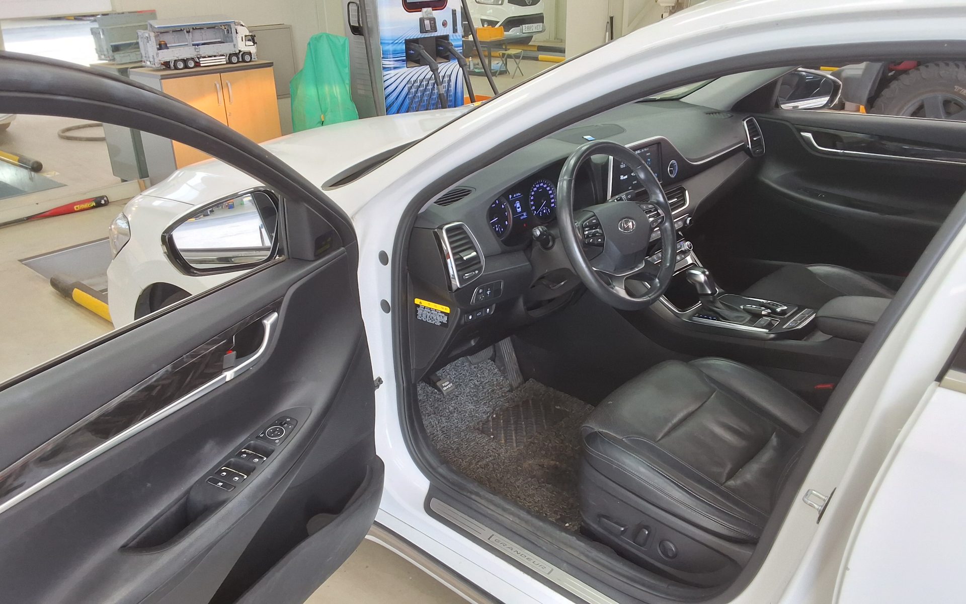 2017 - hyundai grandeur