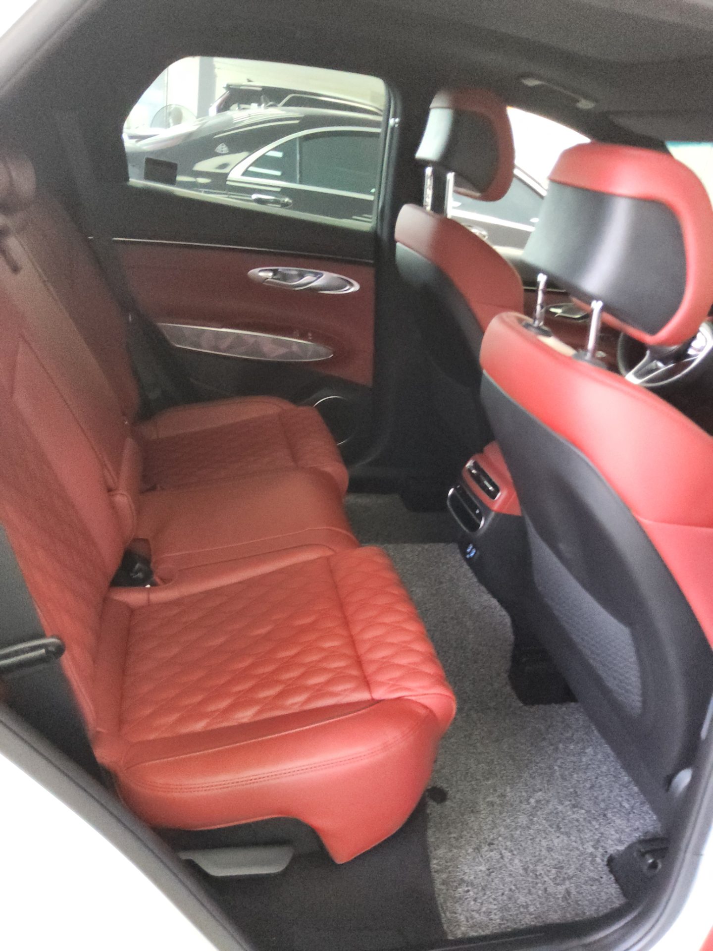 2022 - genesis gv70