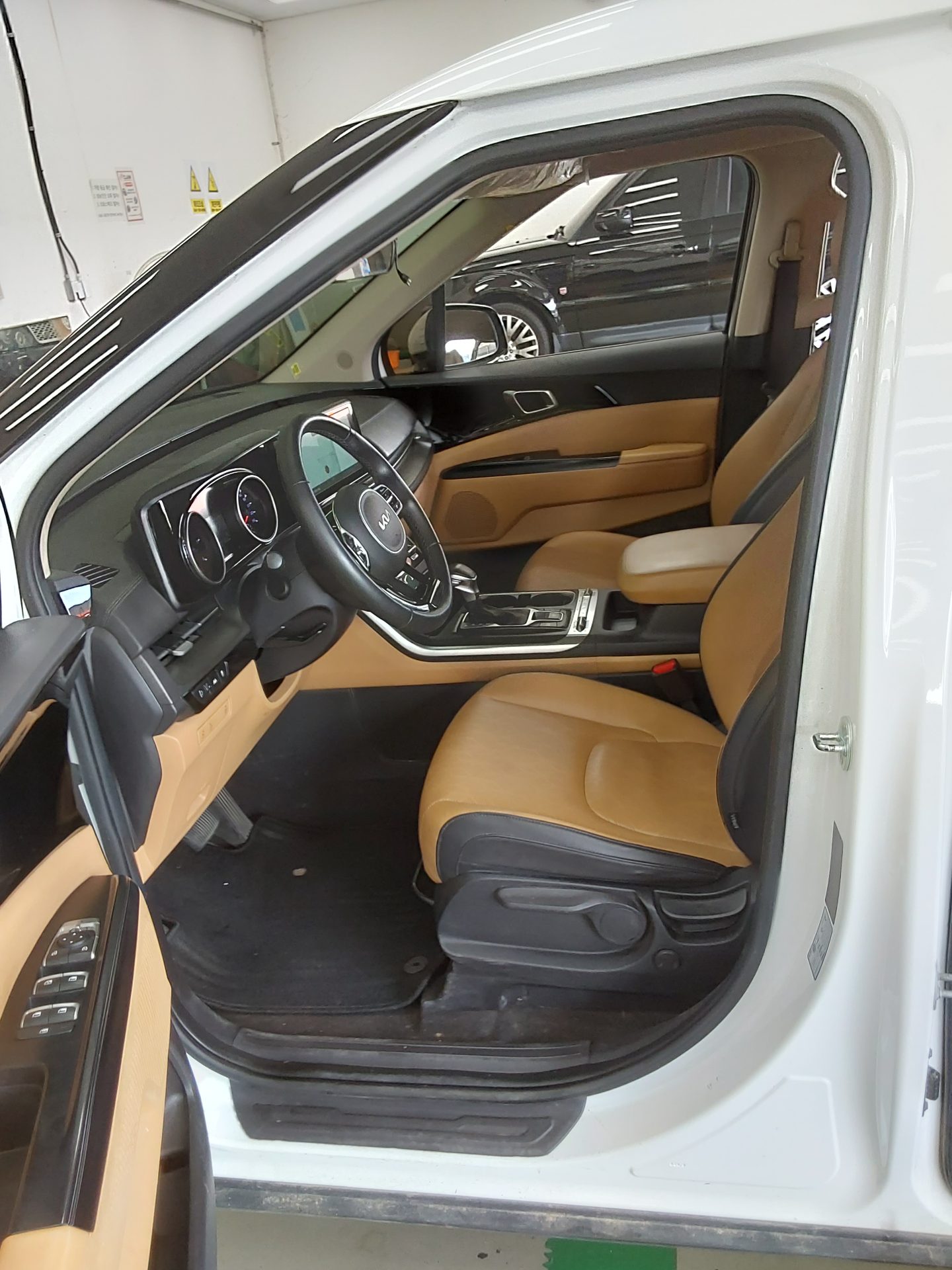 2022 - kia carnival