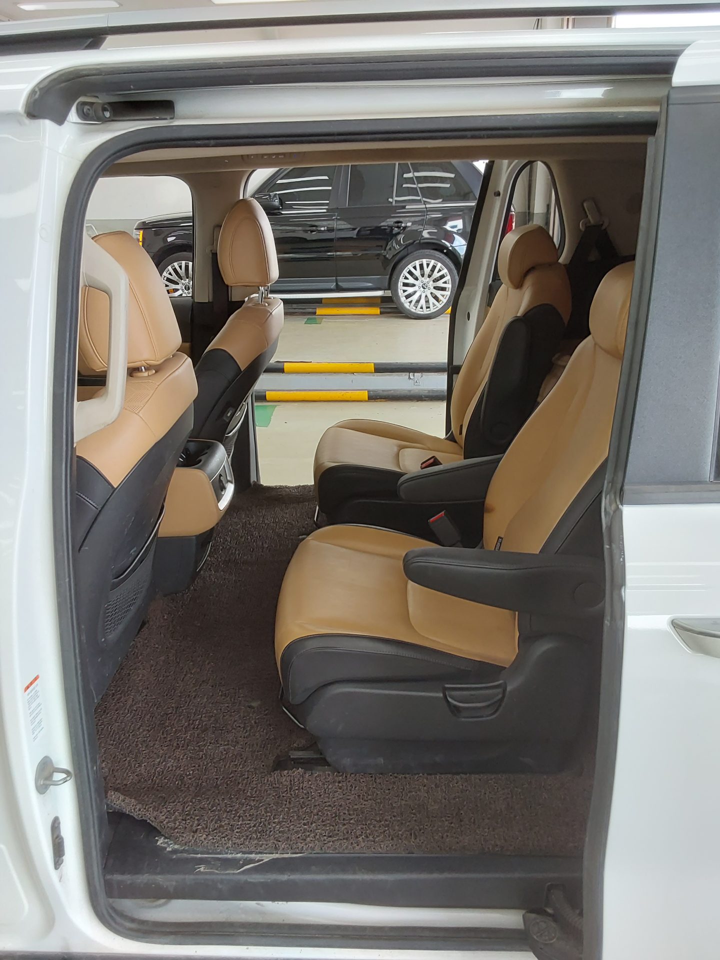 2022 - kia carnival