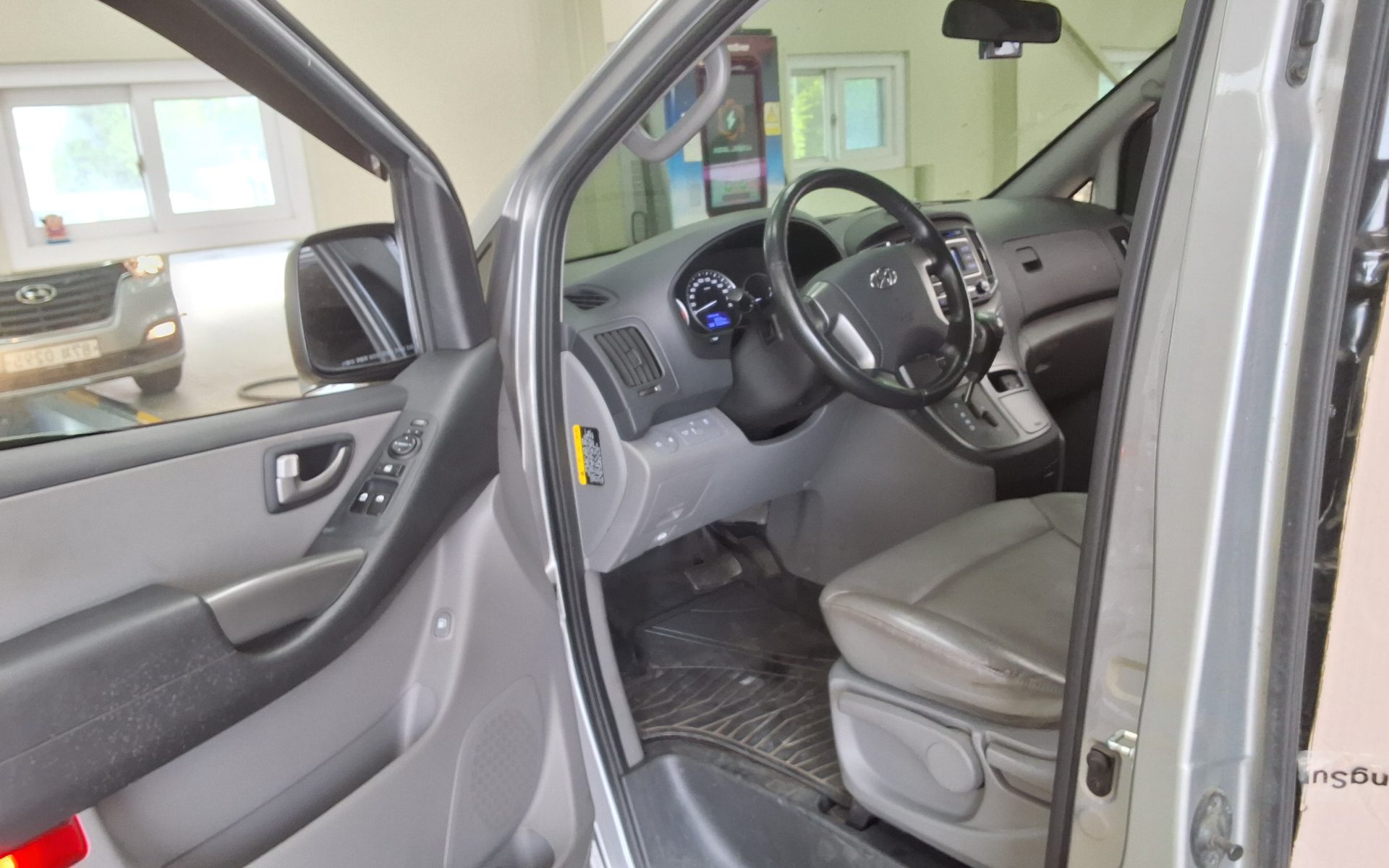 2021 - hyundai grand starex