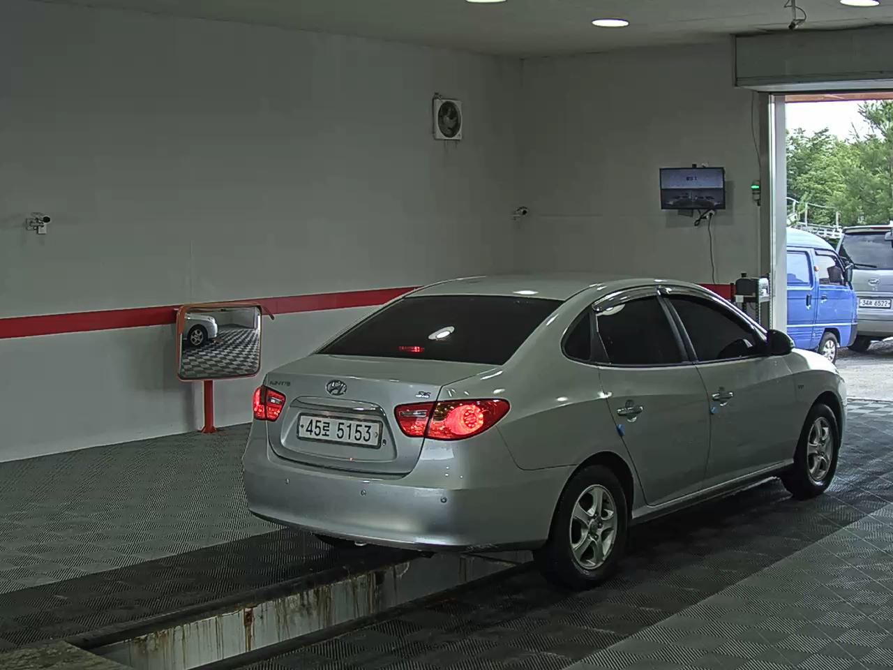 2010 - hyundai avante