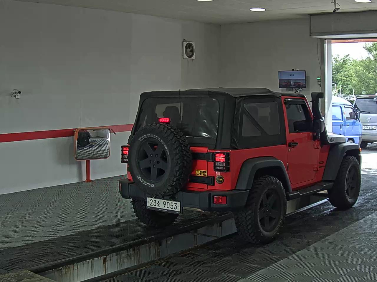 2013 - jeep wrangler