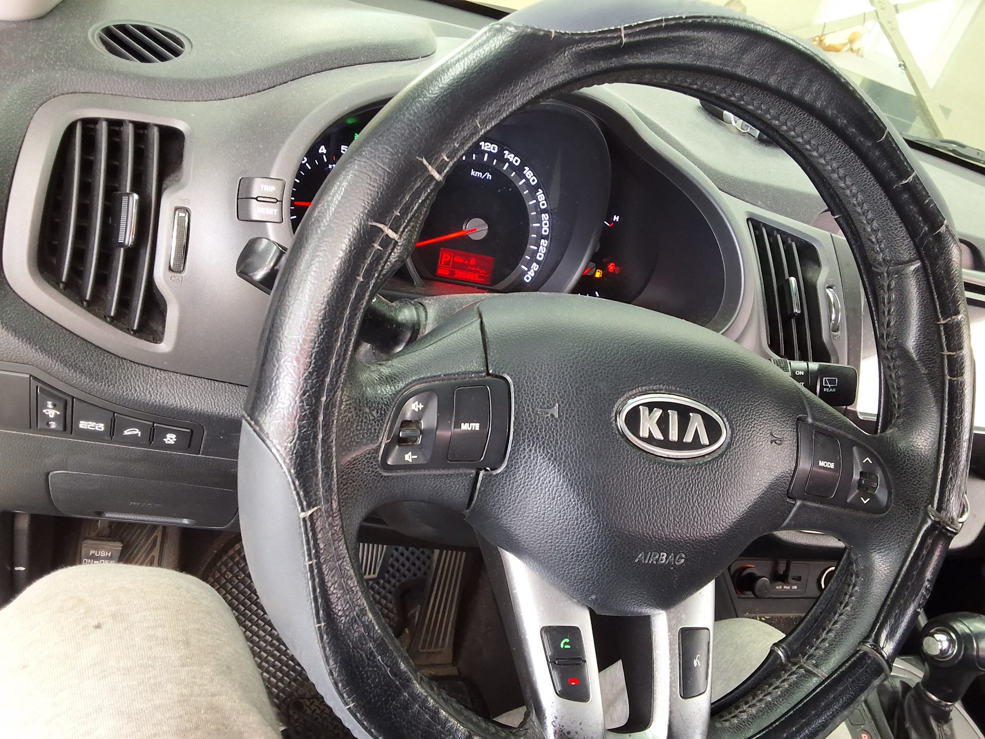 2011 - kia sportage