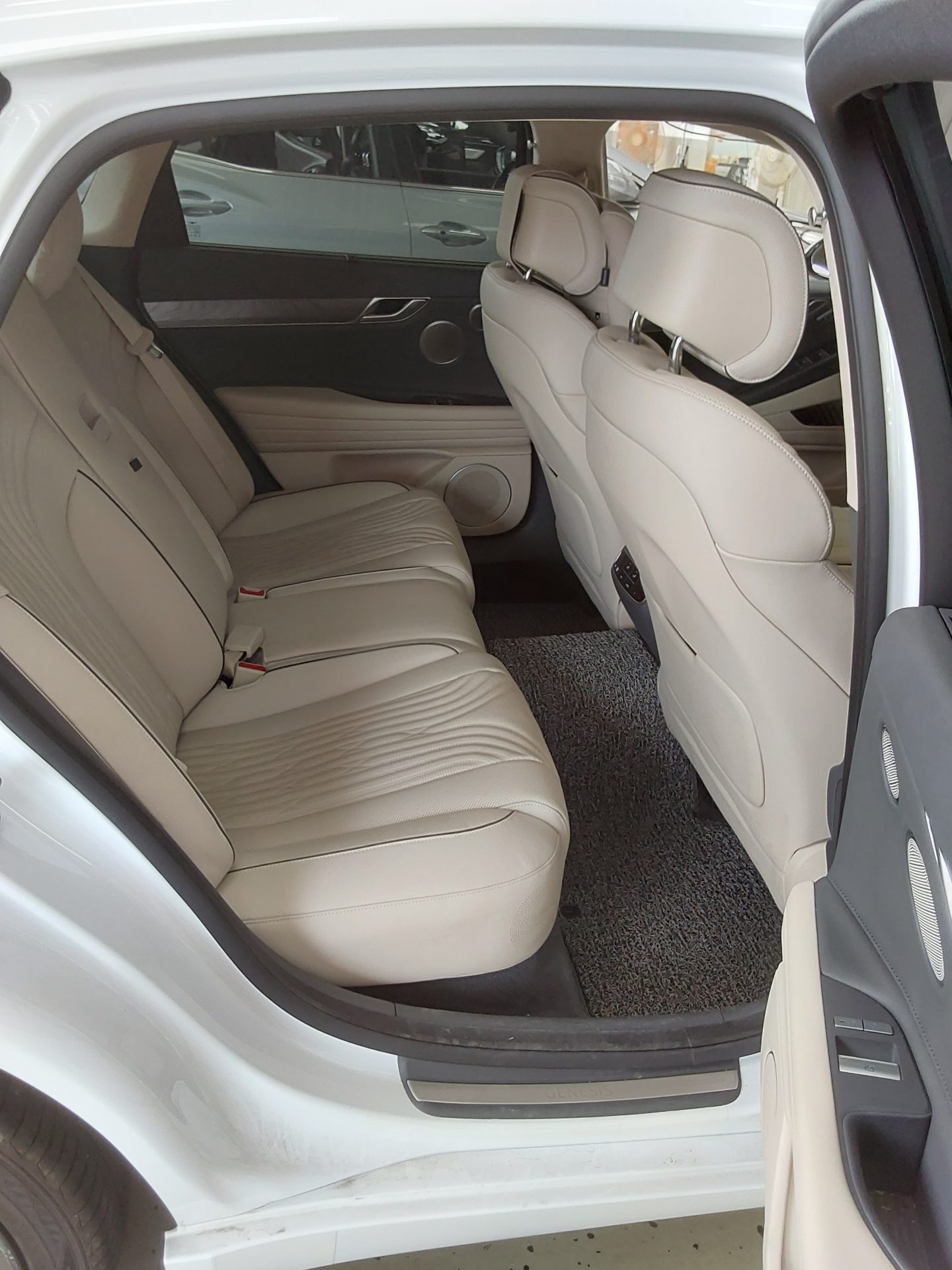 2023 - genesis g80