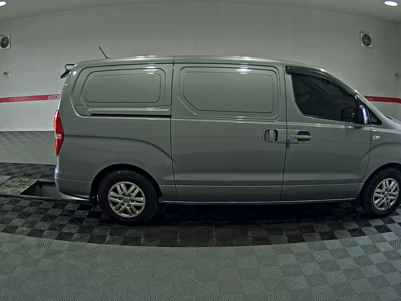 2021 - hyundai grand starex