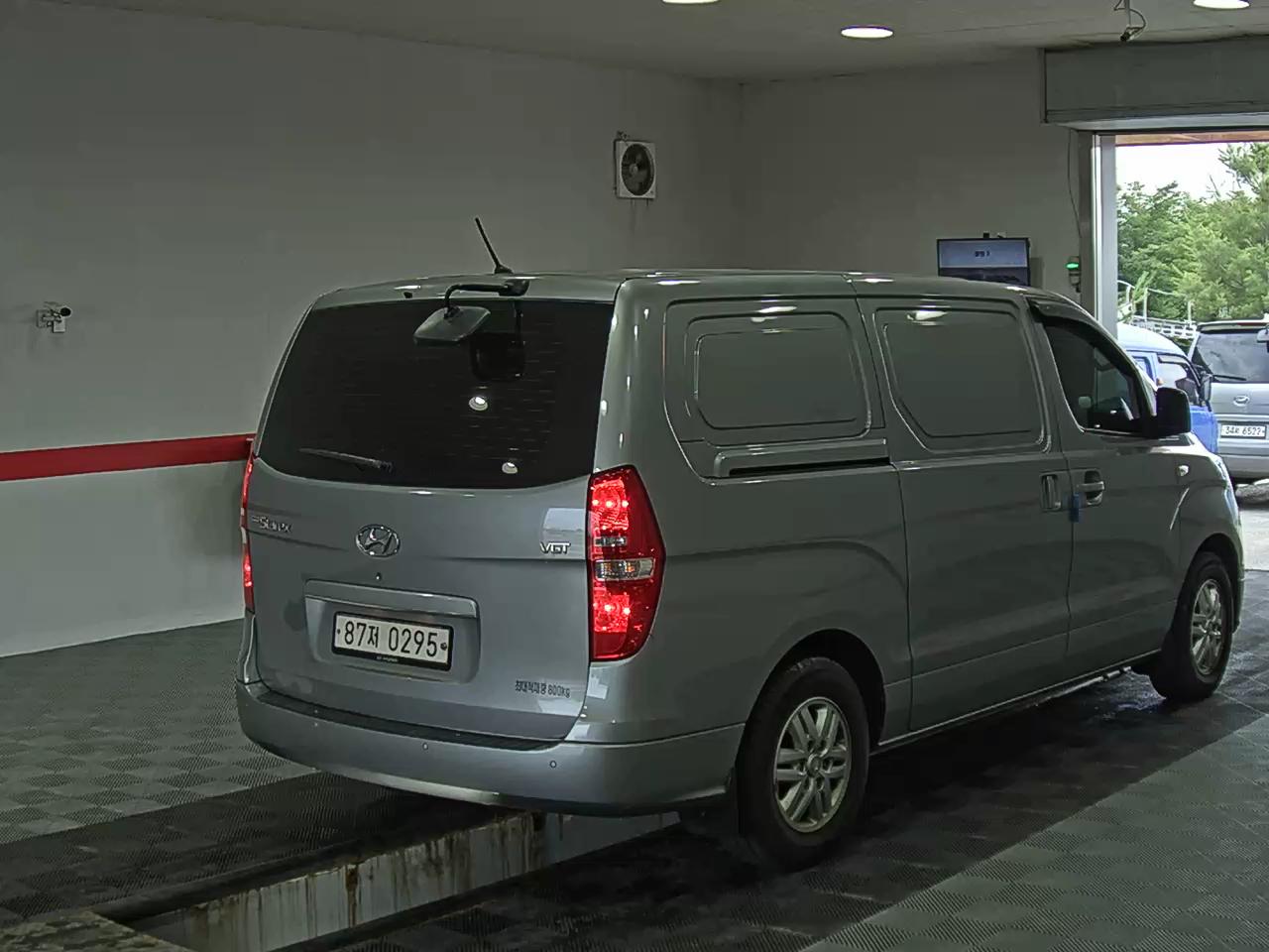 2021 - hyundai grand starex