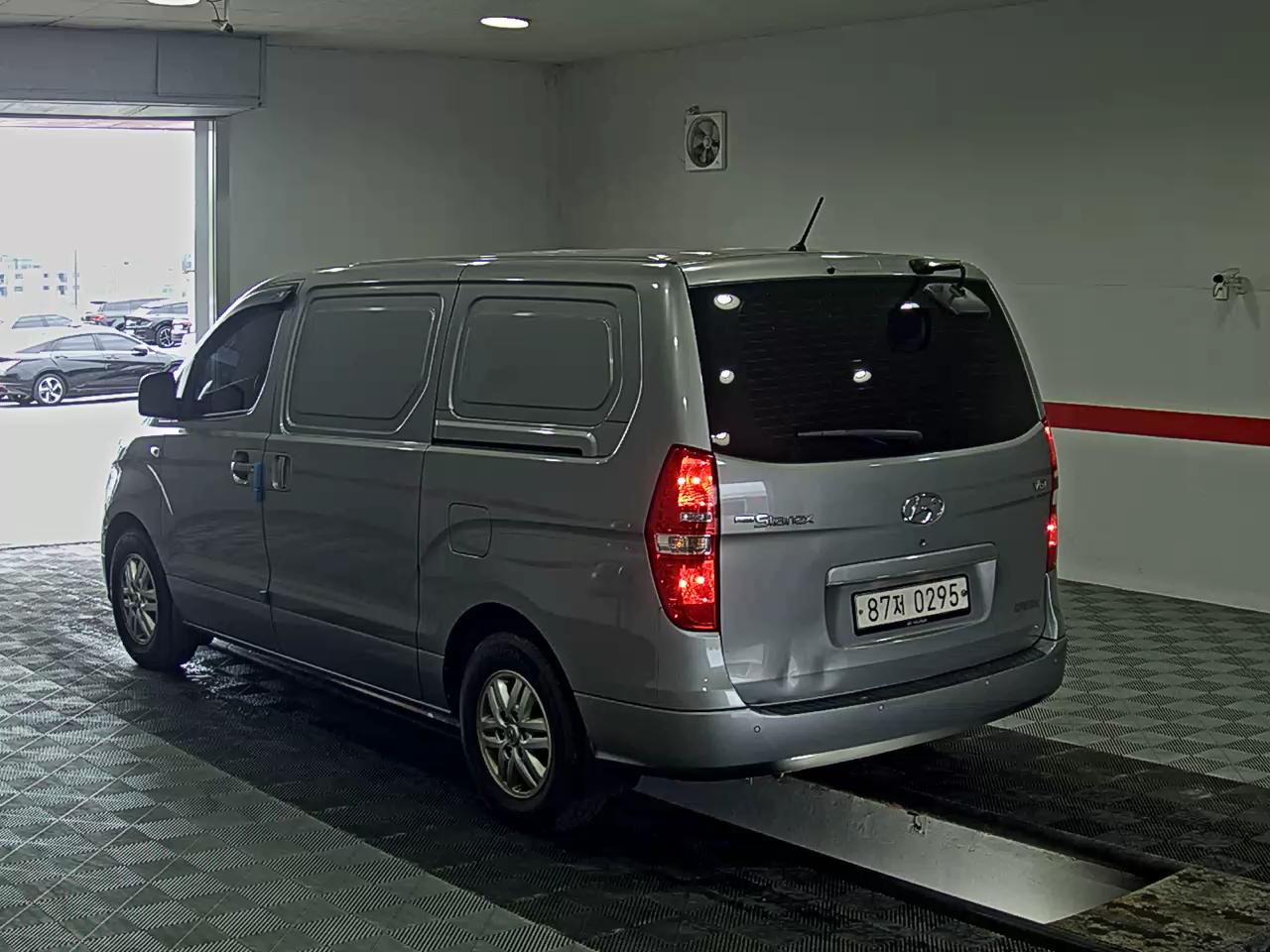 2021 - hyundai grand starex