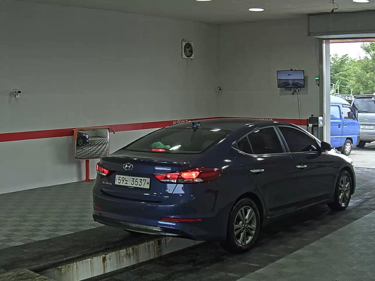 2018 - hyundai avante