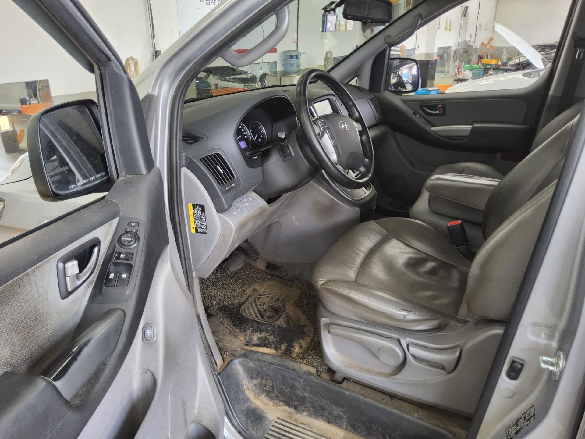 2021 - hyundai grand starex