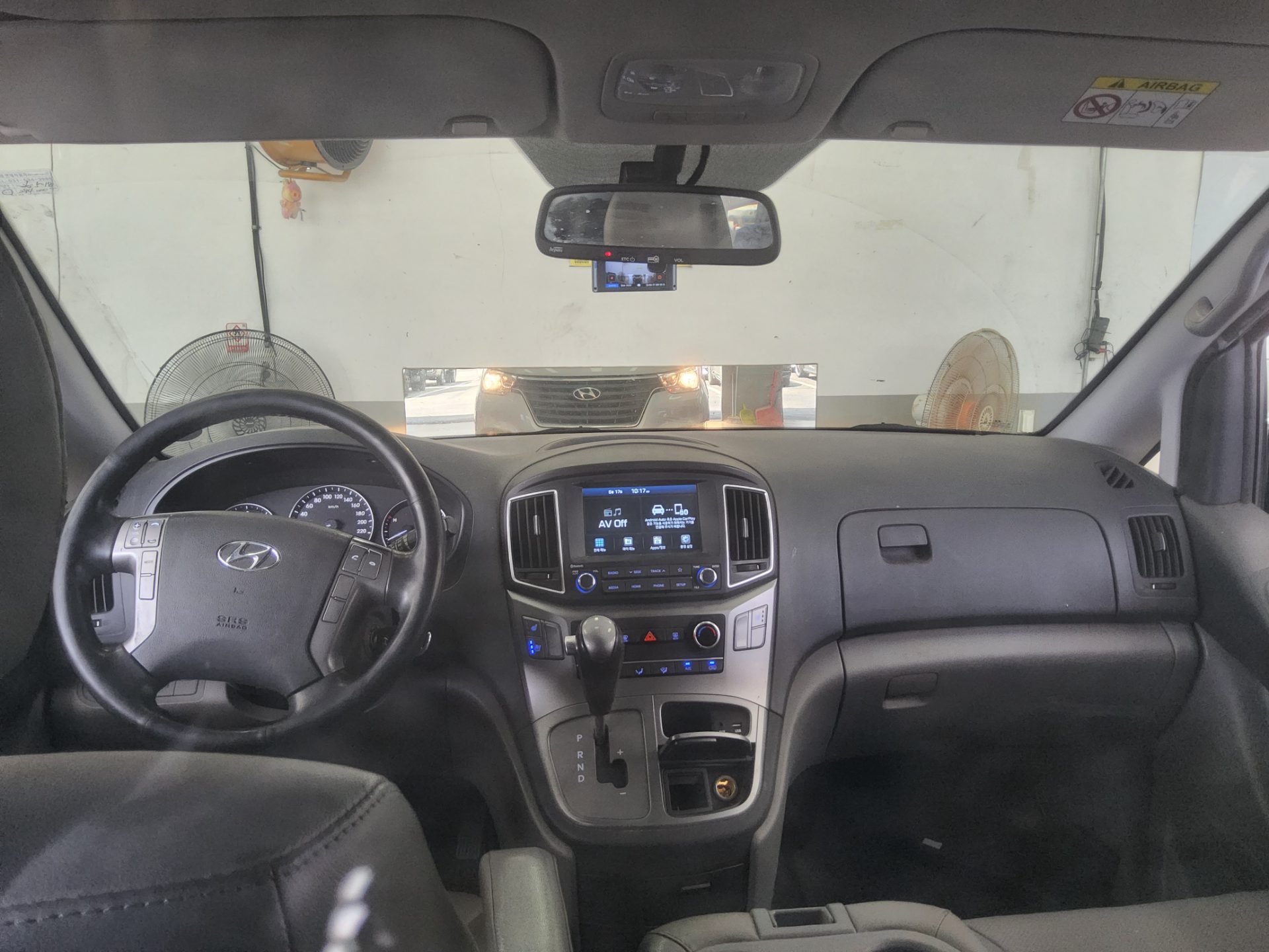 2021 - hyundai grand starex