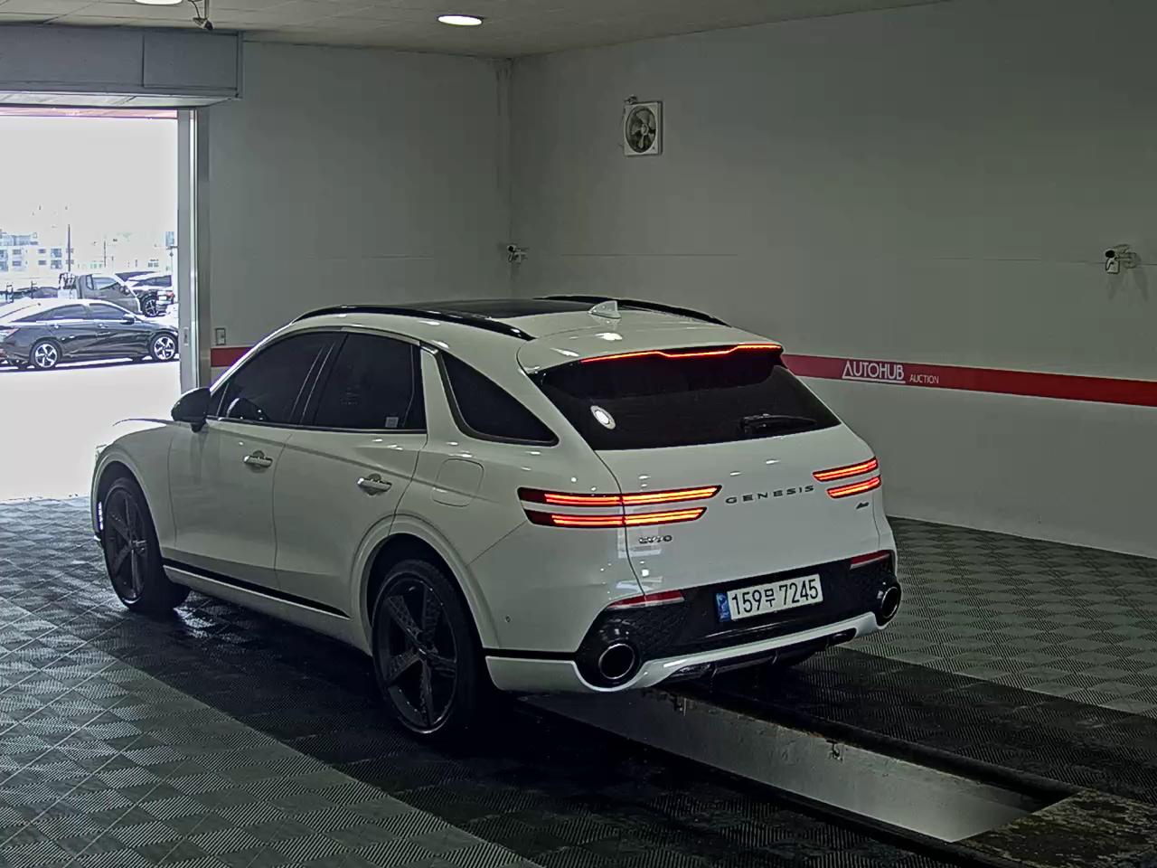 2022 - genesis gv70