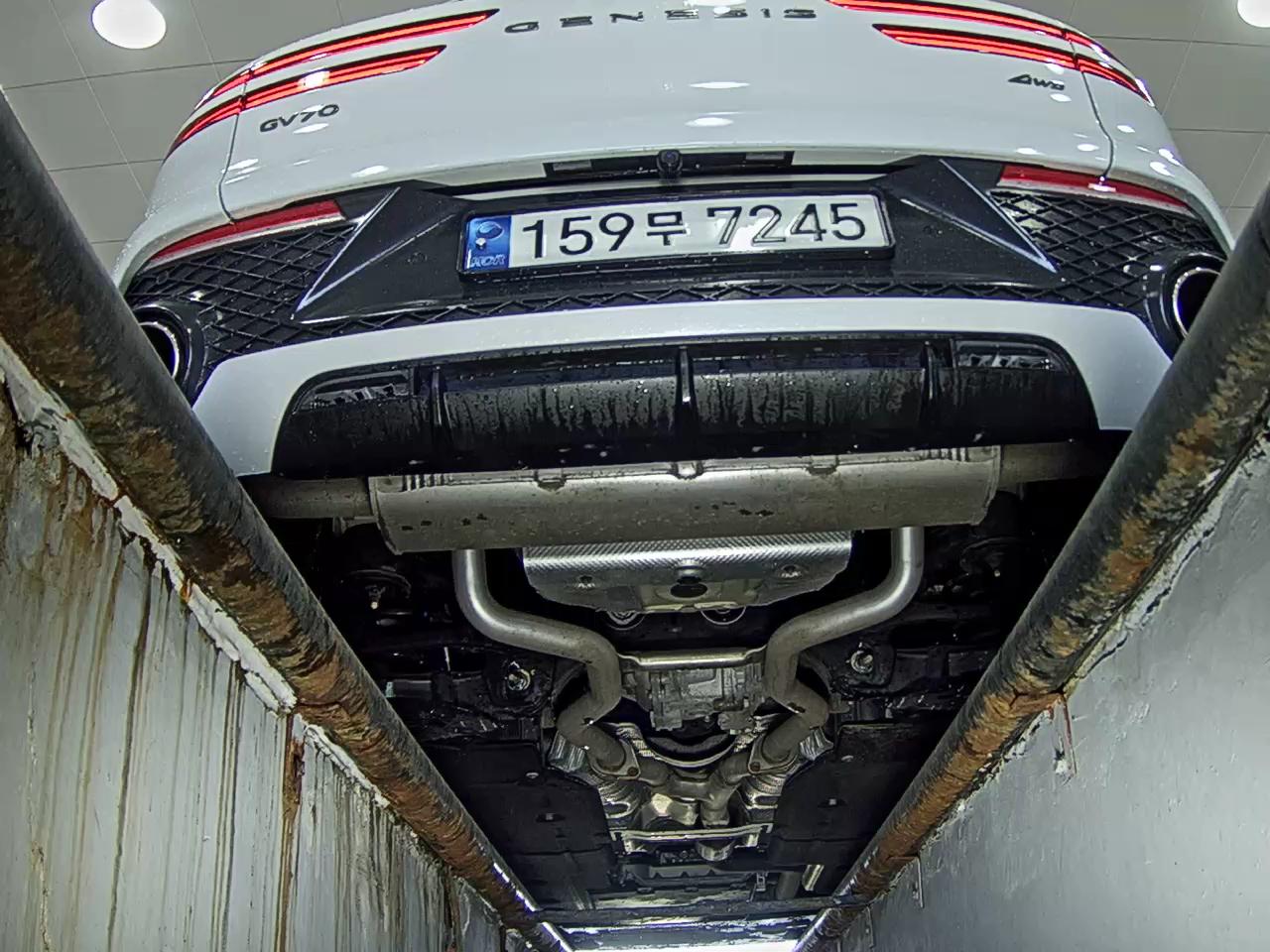 2022 - genesis gv70