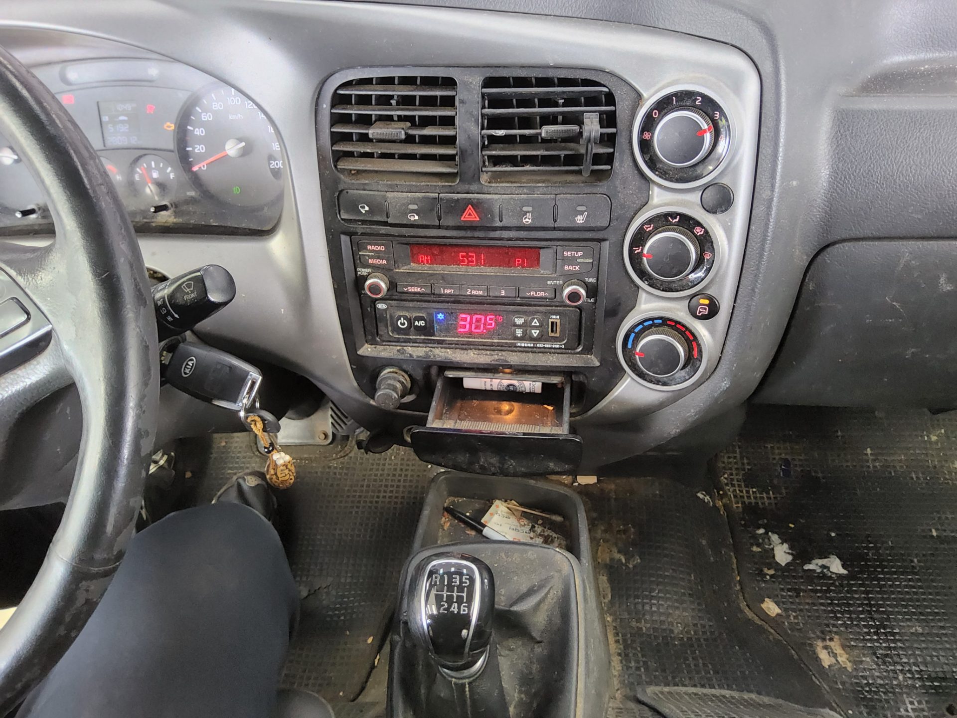2017 - kia bongo