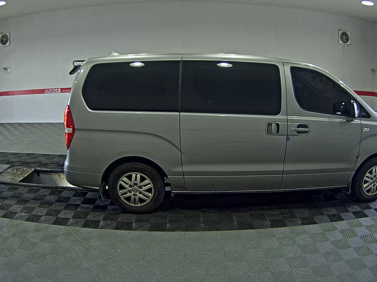 2021 - hyundai grand starex