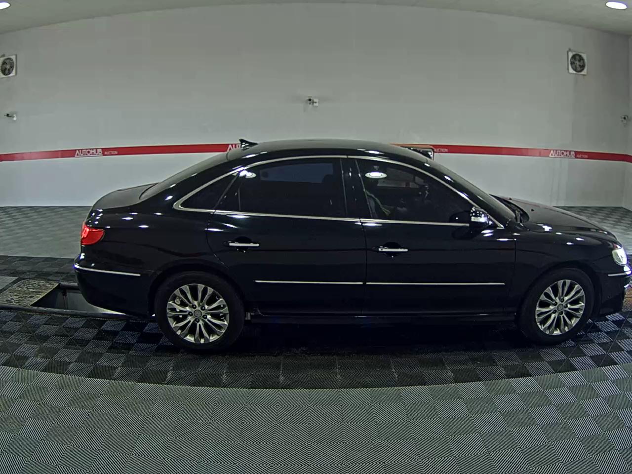 2010 - hyundai grandeur