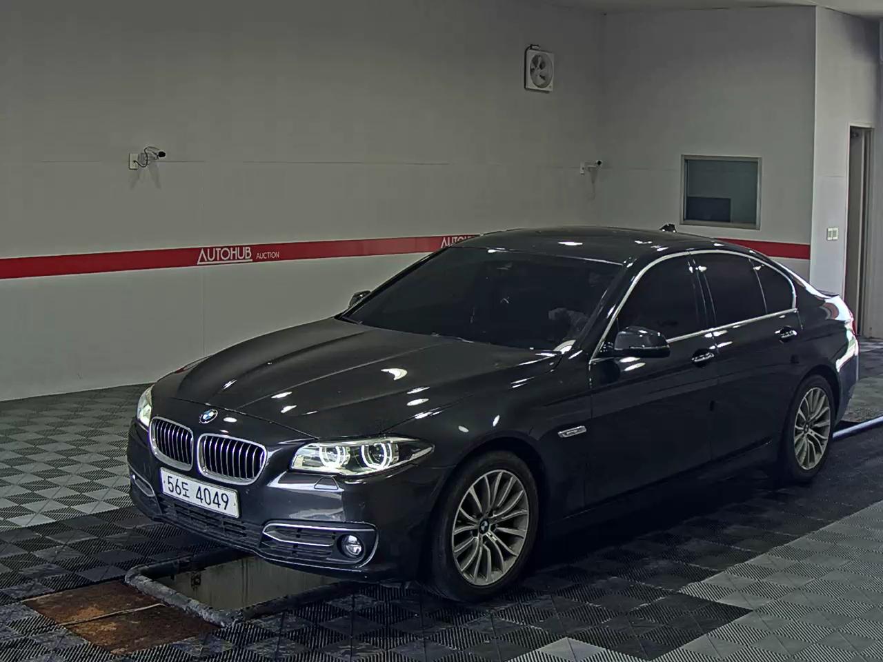 BMW 5 SERIES (6TH GEN) 520d xDrive