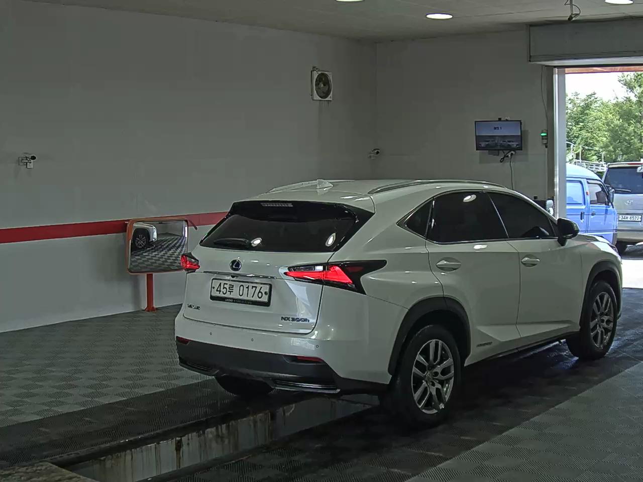 2017 - lexus nx