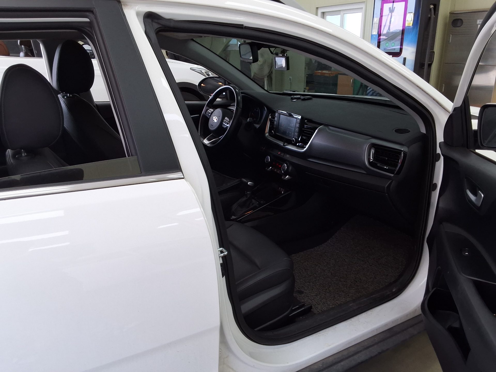 2018 - kia stonic
