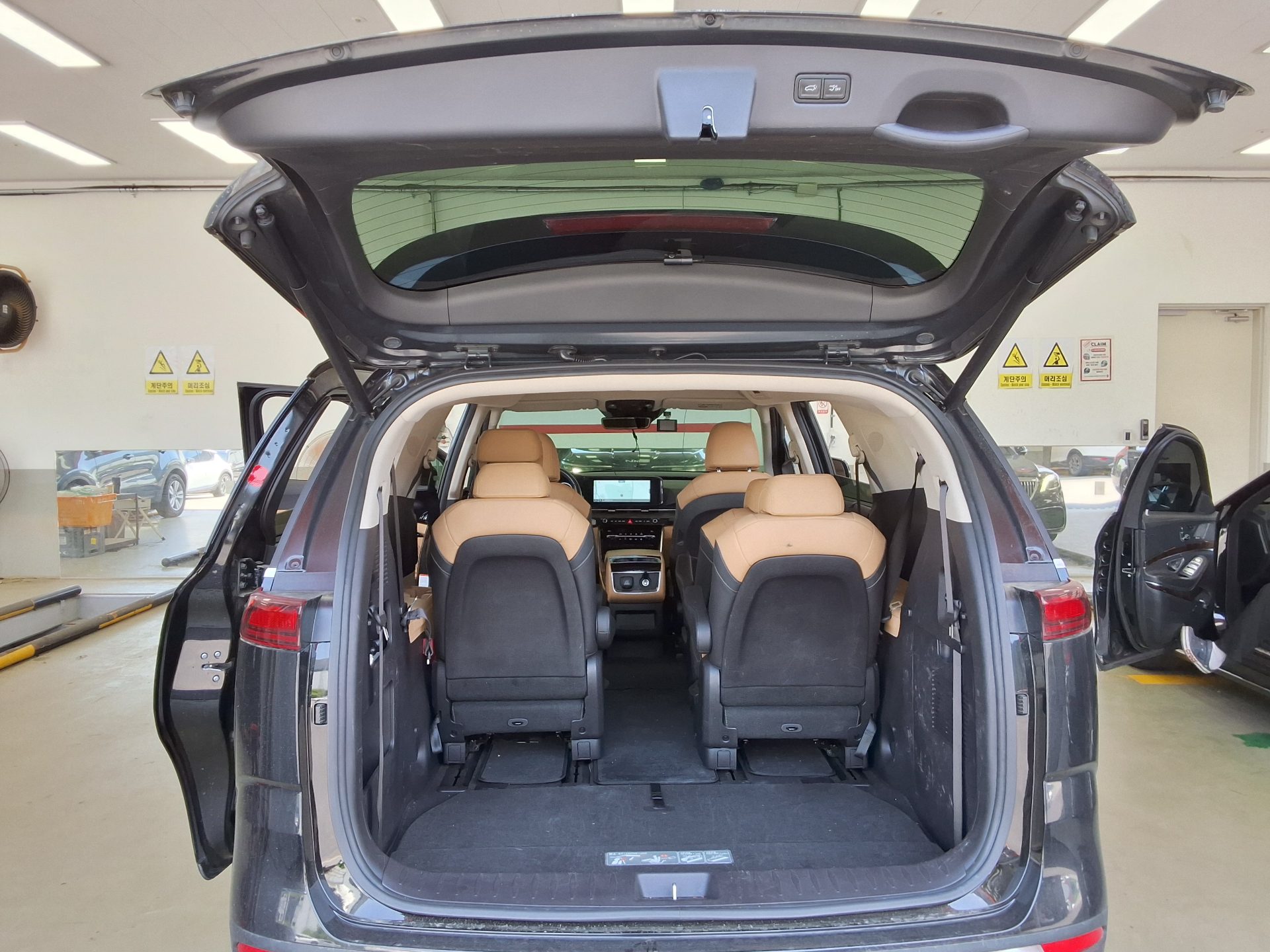 2023 - kia carnival