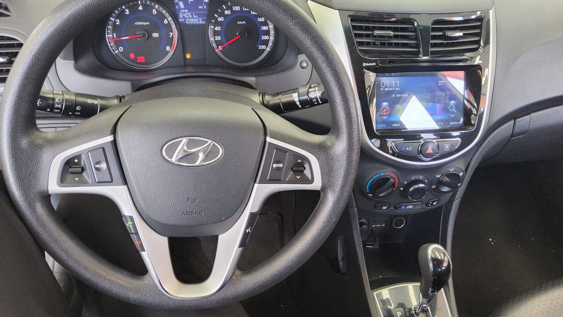 2012 - hyundai accent