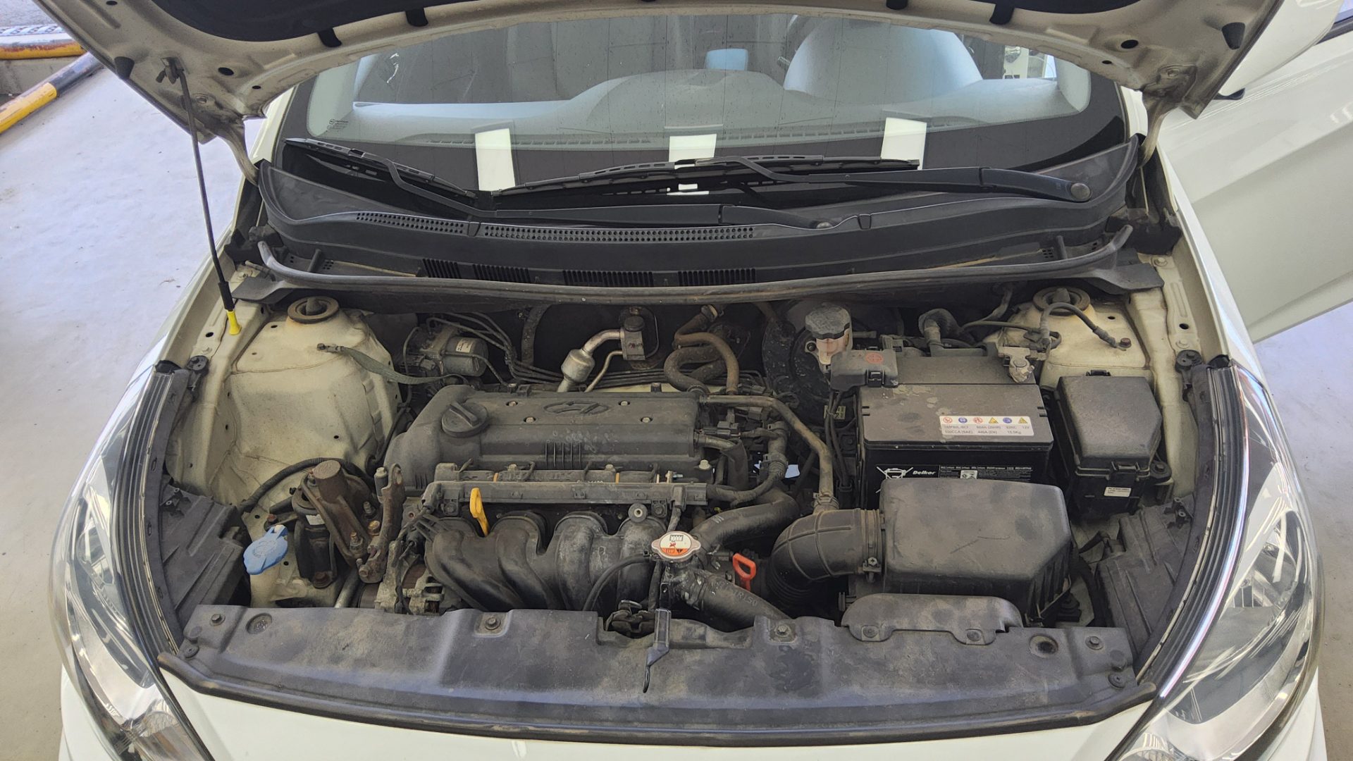 2012 - hyundai accent